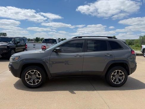 Used 2022 Jeep Cherokee Trailhawk w/ Comfort/Convenience Group AWD/4WD image 6