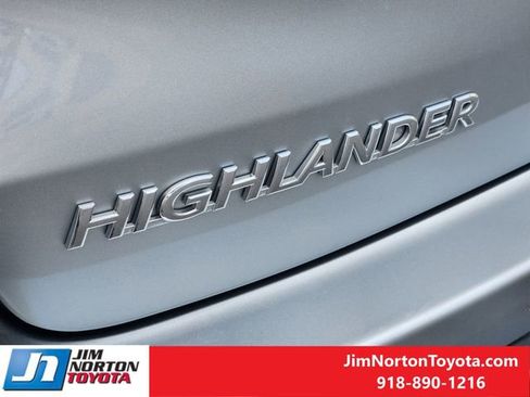 Used 2019 Toyota Highlander Limited Platinum image 13