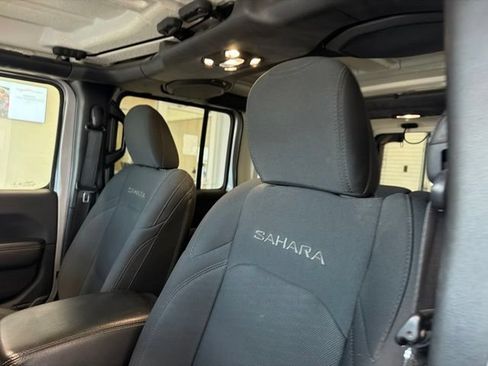 Used 2020 Jeep Wrangler Unlimited Sahara AWD/4WD image 12