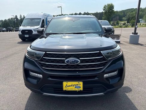 Used 2020 Ford Explorer XLT w/ Equipment Group 202A AWD/4WD image 8