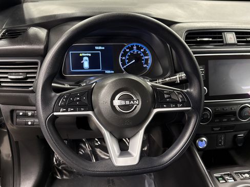 Used 2024 Nissan Leaf S image 7