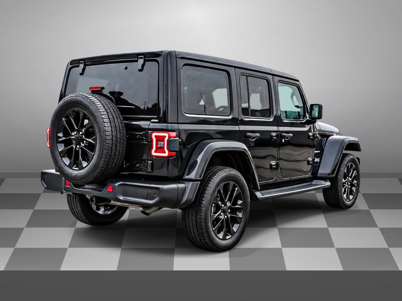 Used 2022 Jeep Wrangler Unlimited Sahara w/ Cold Weather Group AWD/4WD image 6