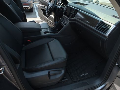 Used 2019 Volkswagen Atlas SE FWD image 14