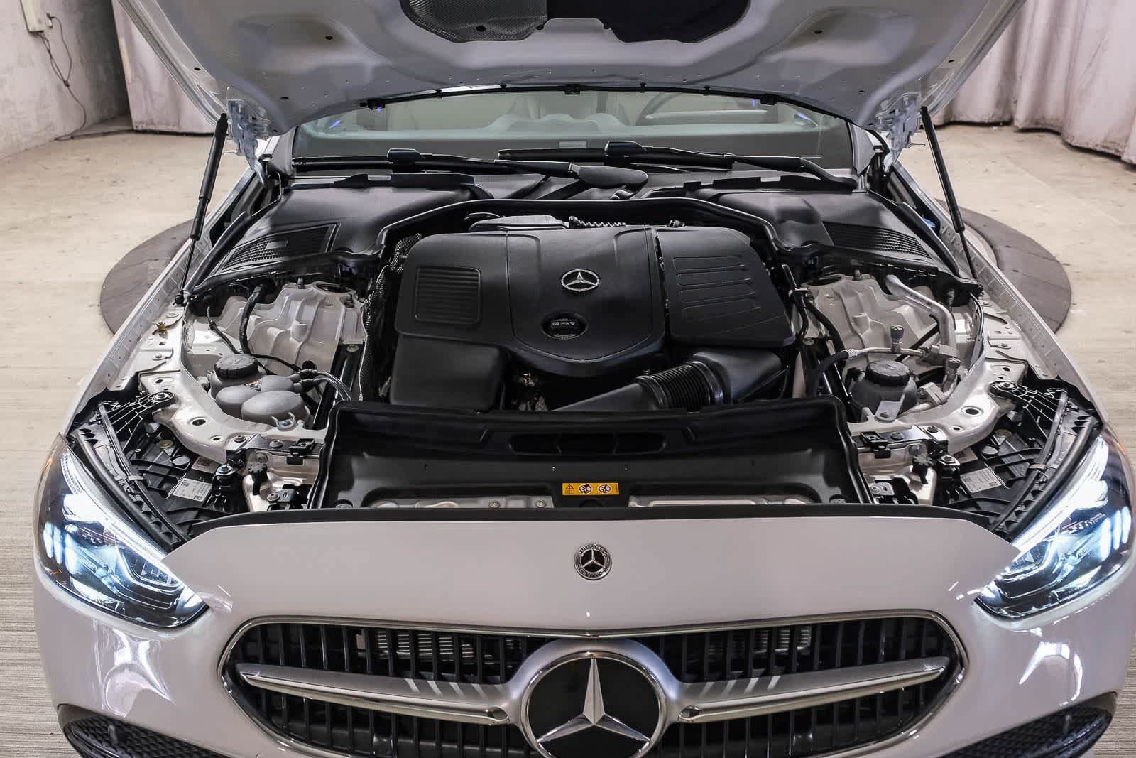 Used 2025 Mercedes-Benz C 300 4MATIC Sedan image 30