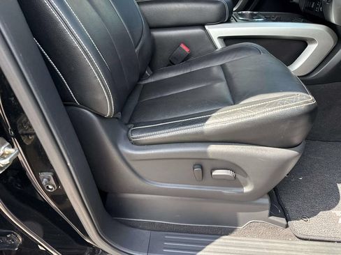 Used 2016 Nissan Titan PRO-4X w/ Pro-4x Convenience Package AWD/4WD image 12