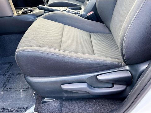 Used 2018 Toyota RAV4 XLE FWD image 18