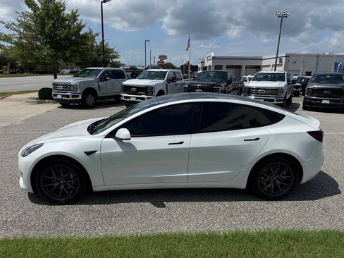 Used 2022 Tesla Model 3 RWD image 9