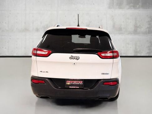 Used 2018 Jeep Cherokee Latitude Plus w/ Cold Weather Group image 6