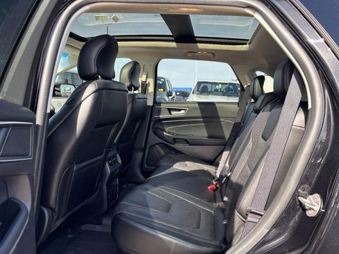 Used 2019 Ford Edge Titanium w/ Equipment Group 301A image 12