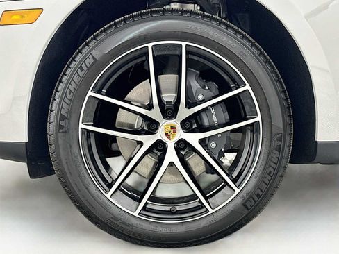 New 2026 Porsche Macan AWD/4WD image 32