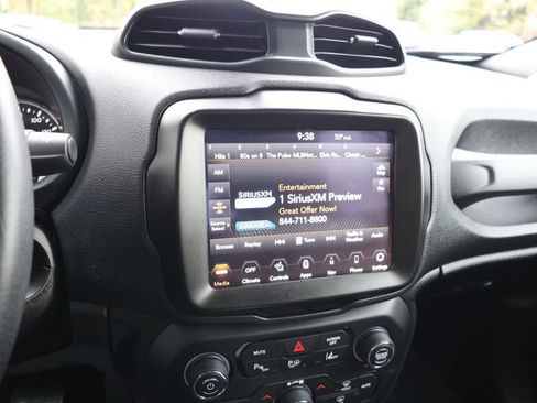 Used 2021 Jeep Renegade Limited w/ Luxury Group II image 16