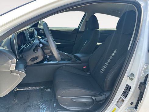 Used 2022 Hyundai Elantra SEL w/ Cargo Package FWD image 6