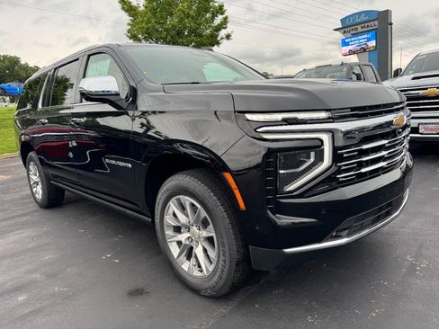 New 2026 Chevrolet Suburban Premier AWD/4WD image 2