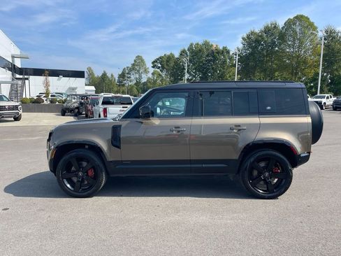 Used 2024 Land Rover Defender 110 X image 2