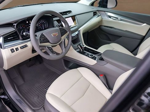 Certified 2023 Cadillac XT5 Premium Luxury w/ Technology Package FWD image 10