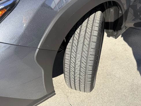 Used 2025 Subaru Crosstrek 2.0i Premium image 33