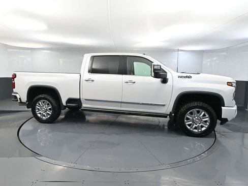 Used 2024 Chevrolet Silverado 2500 High Country w/ Technology Package image 4