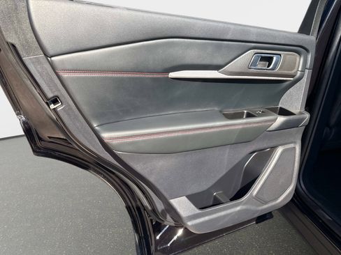 Used 2025 Ford Explorer ST-Line w/ Premium Package image 13