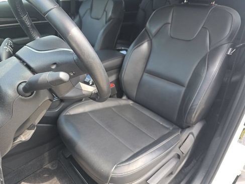 Used 2024 Kia Telluride LX FWD image 22