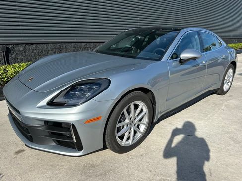 Certified 2026 Porsche Panamera w/ Premium Package RWD image 7