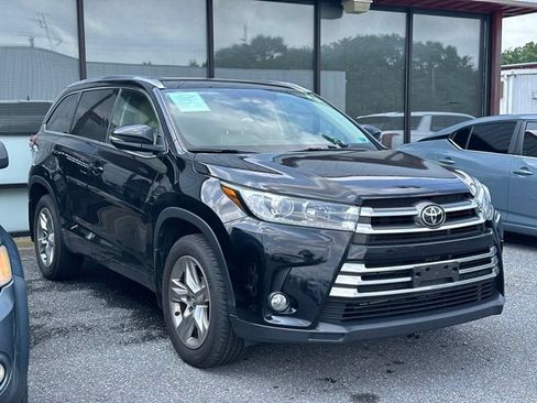 Used 2018 Toyota Highlander Limited AWD/4WD image 3