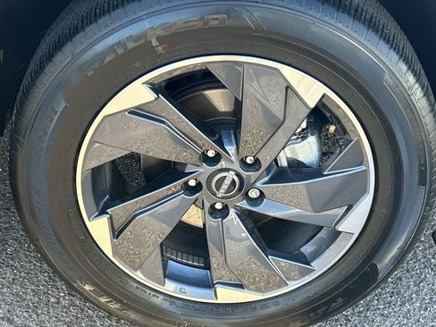 Used 2025 Nissan Rogue SV FWD image 7