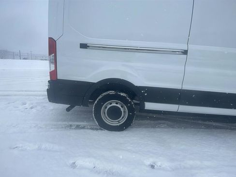 Used 2020 Ford Transit 250 Medium Roof w/ Load Area Protection Package image 23