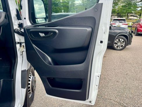Used 2023 Mercedes-Benz Sprinter 3500 image 10