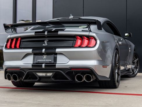 Used 2020 Ford Mustang Shelby GT500 w/ Carbon Fiber Track Pack RWD image 8