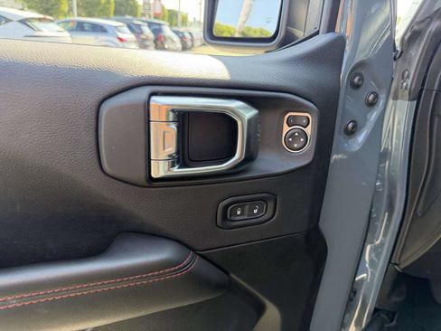 Used 2026 Jeep Wrangler Unlimited Rubicon w/ Technology Group AWD/4WD image 28