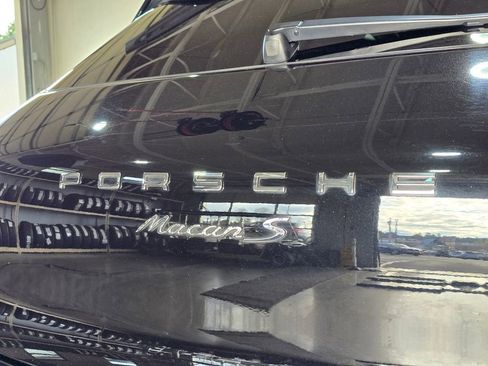 Used 2018 Porsche Macan S image 28