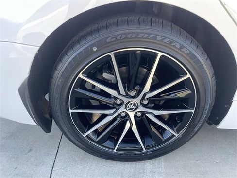 Used 2022 Toyota Camry SE image 32