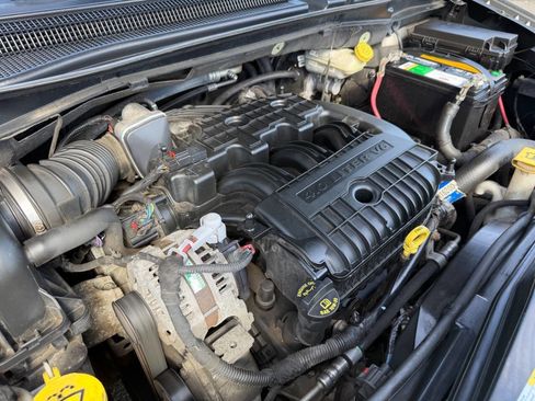 Used 2010 Chrysler Town & Country Touring w/ Entertainment Group #2 image 15