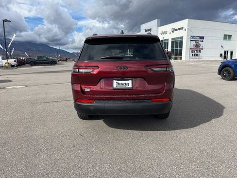 Used 2025 Jeep Grand Cherokee L Altitude image 5