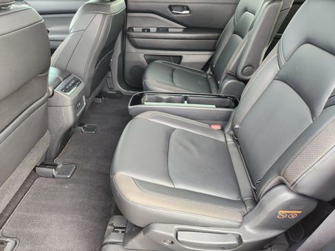 Used 2024 Nissan Pathfinder SL w/ SL Premium Package image 33