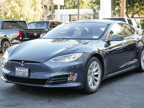 Used 2018 Tesla Model S 75D image 3