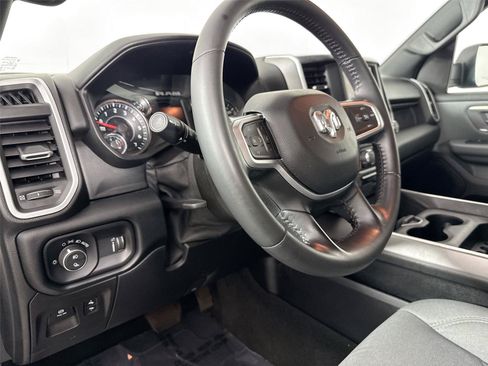 Used 2021 RAM 1500 Big Horn RWD image 4