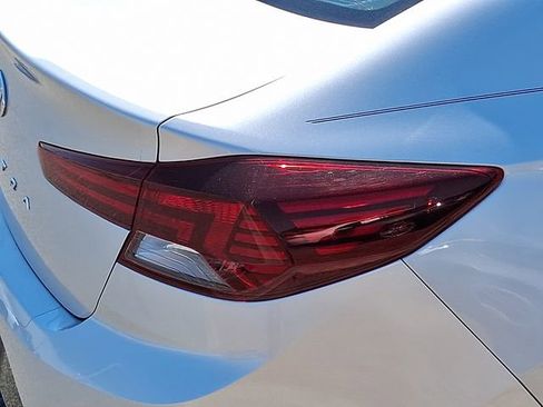 Used 2019 Hyundai Elantra SEL image 29