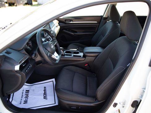 Used 2023 Nissan Altima 2.5 SV image 19