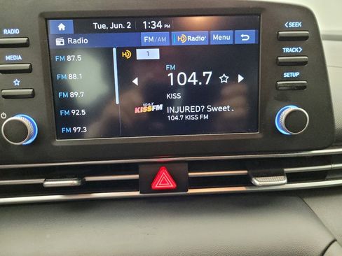 Used 2024 Hyundai Elantra SE FWD image 25