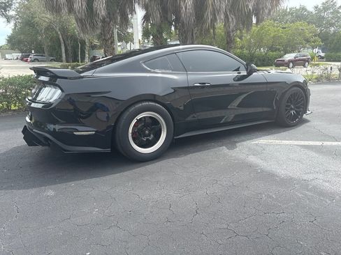 Used 2019 Ford Mustang GT Premium w/ GT Performance Package RWD image 4