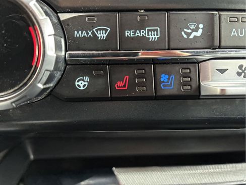 Used 2023 Ford F250 Lariat w/ Lariat Ultimate Package AWD/4WD image 30