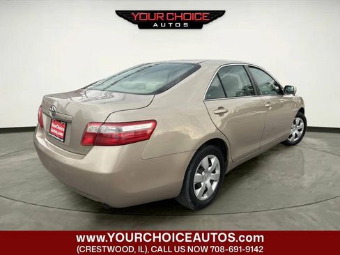 Used 2009 Toyota Camry LE FWD image 5