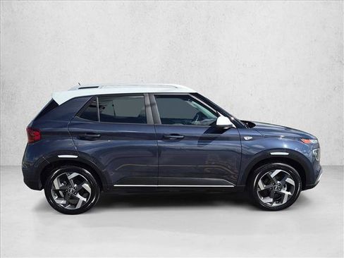 Certified 2026 Hyundai Venue SEL FWD image 4
