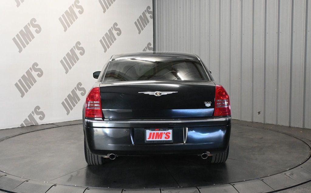 Used 2006 Chrysler 300 C w/ Protection Group II RWD image 6