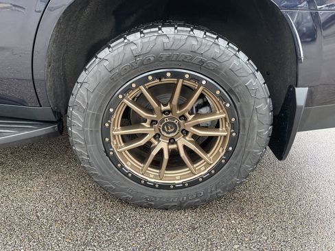 Used 2022 GMC Yukon SLE w/ Max Trailering Package image 10