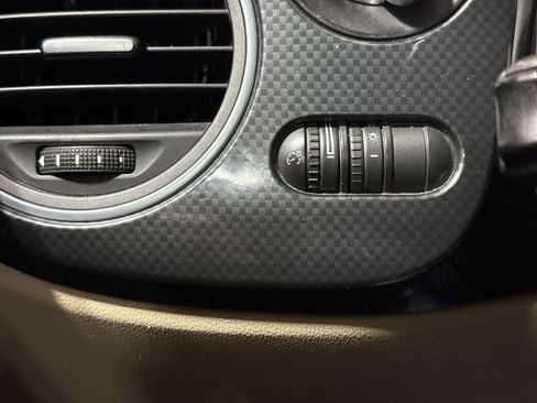 Used 2013 Volkswagen Beetle Turbo 60's Edition FWD image 17