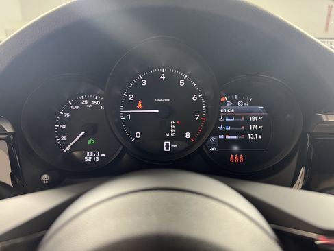 Certified 2023 Porsche Macan AWD/4WD image 18