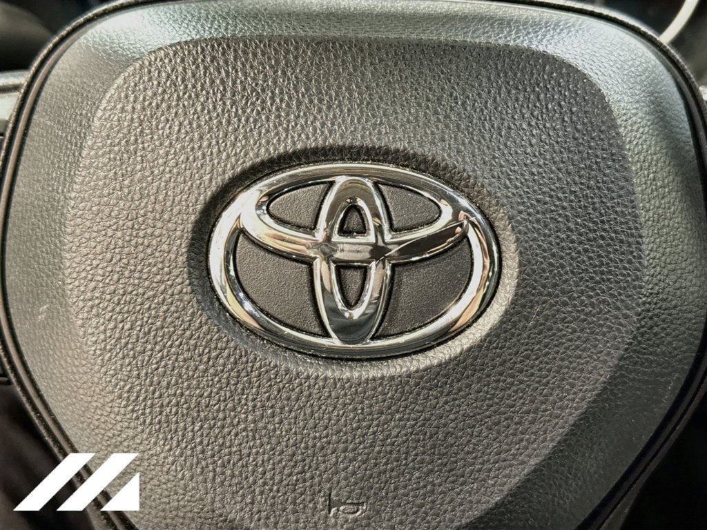Used 2024 Toyota RAV4 XLE AWD/4WD image 32