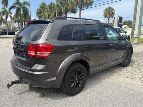 Used 2020 Dodge Journey SE w/ SE Popular Equipment Group FWD image 7